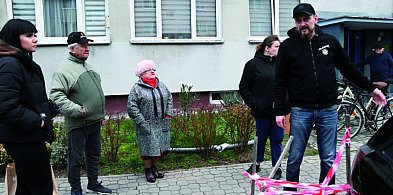 Mieszkają na "ziemi niczyjej" [Czytaj w gazecie]-227387