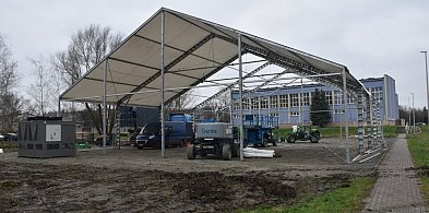 Trwa budowa lodowiska w nowej lokalizacji w Tarnobrzegu [ZDJĘCIA]-228546