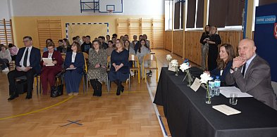 Unijne fundusze dla szkół w gm. Łoniów. Będą zajęcia, wyjazdy i inwestycje