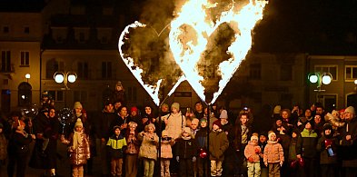 Ogniste Walentynki w Tarnobrzegu. Spektakl Teatru Ognia Bohema zachwycił widzów
