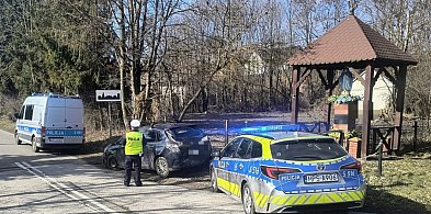 Zderzenie trzech aut na drodze krajowej nr 9 w gm. Łoniów. Duże utrudnienia