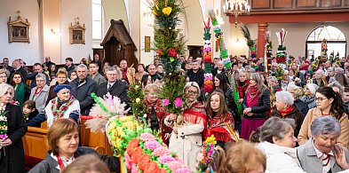 Niedziela Palmowa w Grębowie. Zaprezentowano efektowne palmy [ZDJĘCIA]