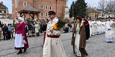 Imponujące palmy i uroczysta procesja w Sandomierzu [ZDJĘCIA]