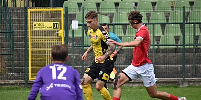 Dramatyczny finisz Siarki! Tarnobrzeżanie wyrwali remis w Krakowie [TABELA]-226985