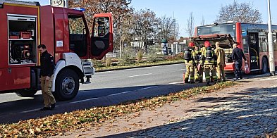 Pożar autobusu miejskiego! Szybka reakcja kierowcy zapobiegła tragedii-227165