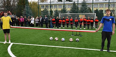 "Orlik" przy Zespole Szkół Technicznych i Ogólnokształcących jak nowy-227396