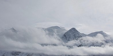 Początek ferii z typowo zimowymi warunkami w górach-229663