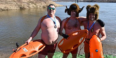 Zimowa Przeprawa Wisły Wpław w iście wiosennej aurze [ZDJĘCIA]