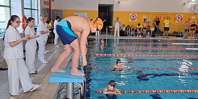 Dominacja Delfina, medale Piranii. Pływackie mistrzostwa w Nowej Dębie