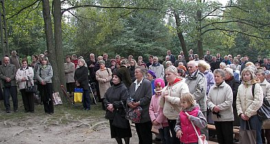 Do miejsca narodzin Wincentego Kadłubka od zawsze przybywały tłumy pielgrzymów FOT-226195