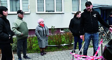 Mieszkają na "ziemi niczyjej" [Czytaj w gazecie]-227387