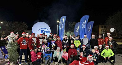 Pobiegną w strojach Mikołaja i z choinką w ręku-228072