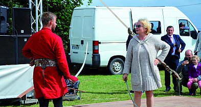 Pyton w salonie i milion w walizce, czyli śmiechu było co niemiara-228720