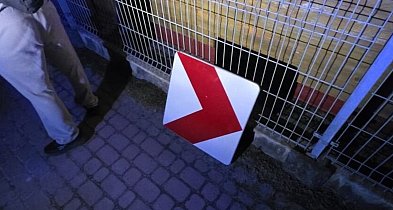 Niósł znak drogowy przez miasto. 17-latek z Połańca miał nietypowy pomysł