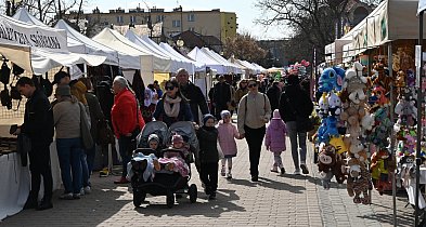 Trwa Jarmark Wielkanocny w Tarnobrzegu: Sprawdziliśmy, co warto kupić i... [FOTO]