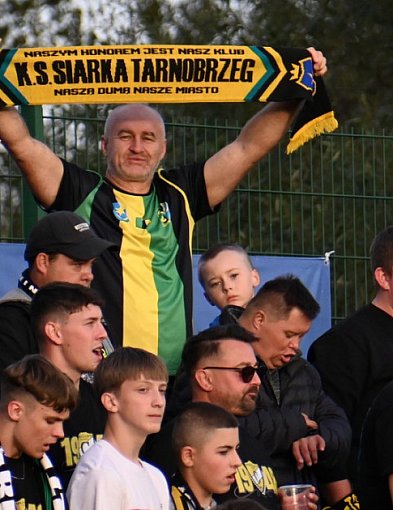 Fotorelacja z trybun. Kibice Czarnych Połaniec i Siarki Tarnobrzeg wspólnie...-225888