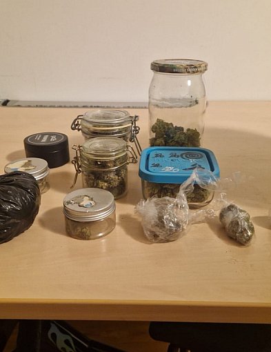 23-latek trafił do aresztu. W jego domu znaleziono dużą ilość marihuany