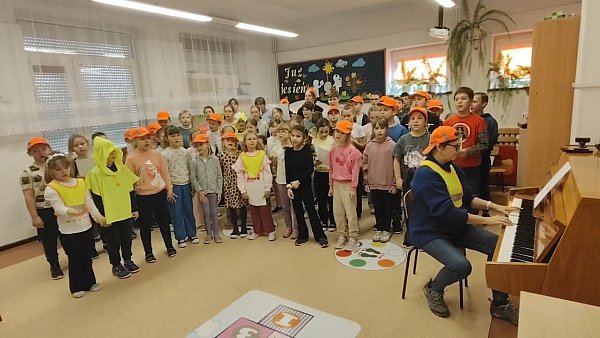 Piosenka uczniów Szkoły Podstawowej w Gierlachowie