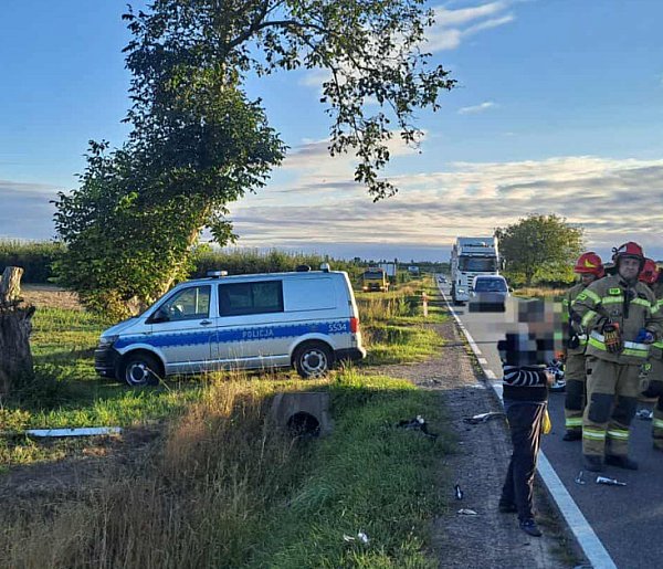 Osobówka zderzyła się z motocyklem na drodze krajowej w gminie Koprzywnica -225568