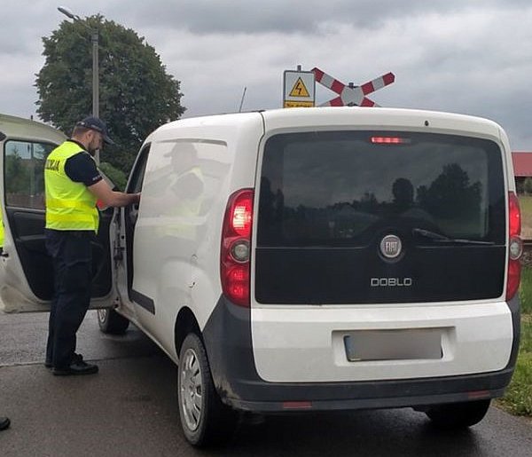 60 kierowców skontrolowanych podczas akcji „Bezpieczne Tory”-226431