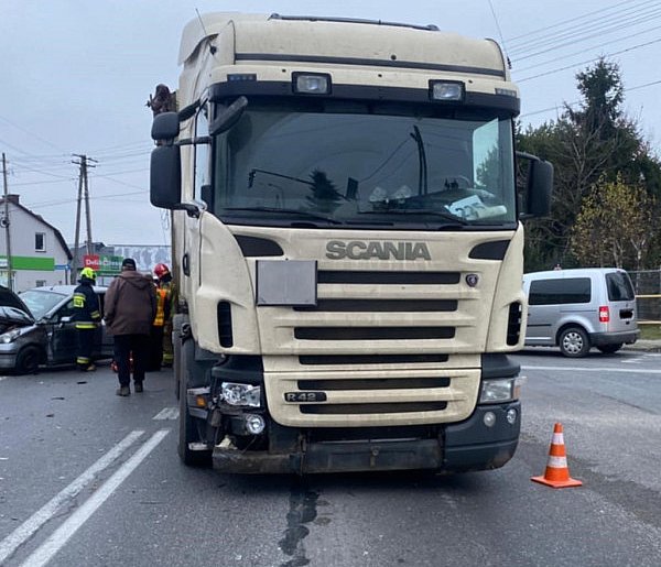 Wypadek na DK nr 9 w Klimontowie. Droga jest zablokowana-228237