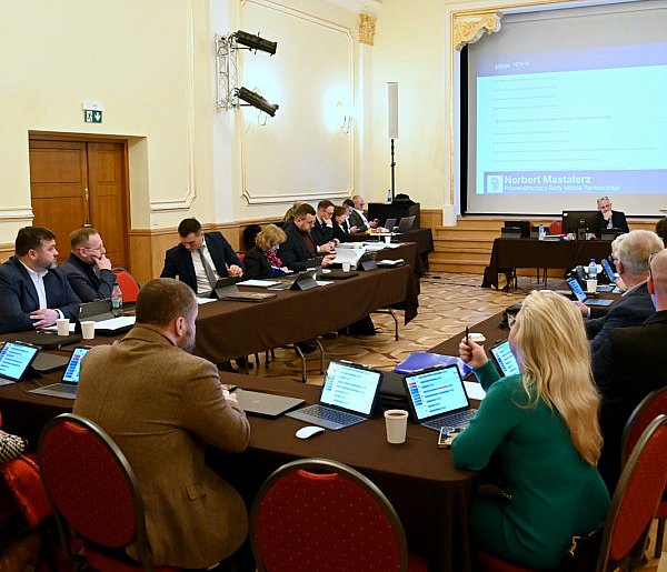 W Tarnobrzegu opłata za odbiór śmieci idzie w górę. Wiemy jak głosowali radni