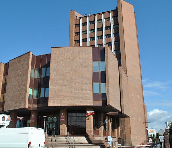 Tarnobrzeska prokuratura oskarża 18-letniego "dżihadystę" o planowanie zamachu