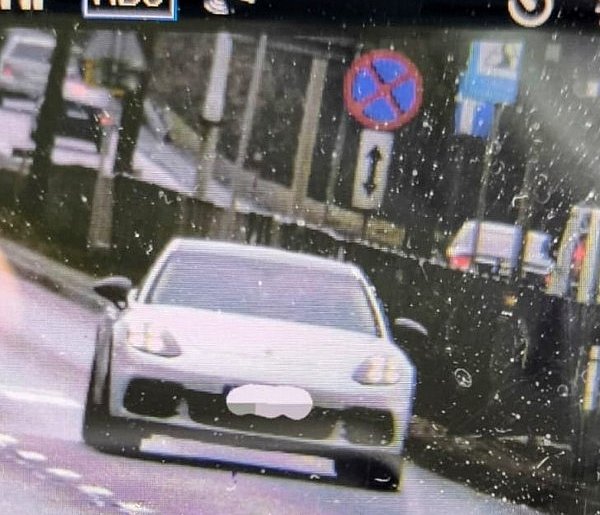 KIerowca Porsche gnał przez Sandomierz 122 km/h. Odmówił przyjęcia 5 tys. mandatu