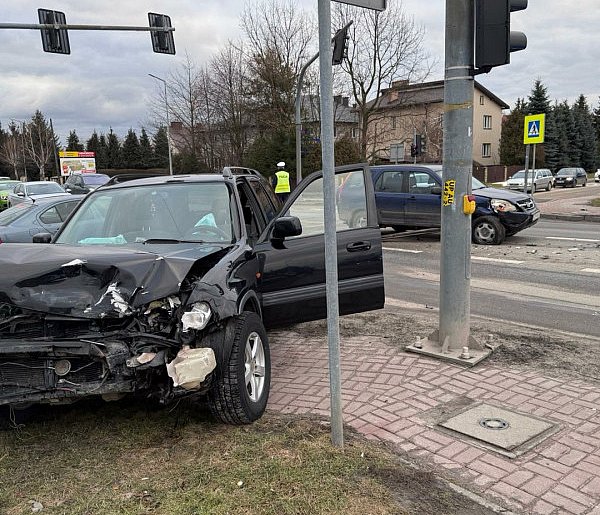 Wypadek na obwodnicy Sandomierza. Zderzyły się dwie osobówki