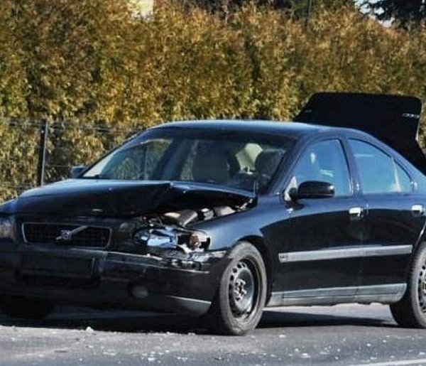 Jedna osoba trafiła do szpitala po zderzeniu w Gorzycach [ZDJĘCIA]