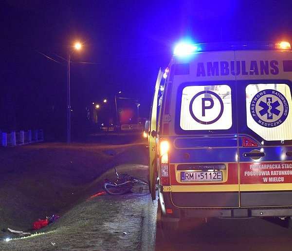 Groźne potrącenie rowerzystki w Jadachach [ZDJĘCIA]