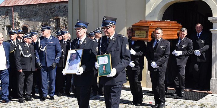 Pogrzeb tragicznie zmarłego proboszcza z Sandomierza-225695