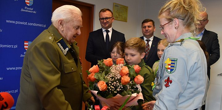 Sandomierzanin, powstaniec warszawski odznaczony-227480