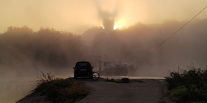 Kursowanie promu wstrzymane. Wisła podnosi poziom-228024