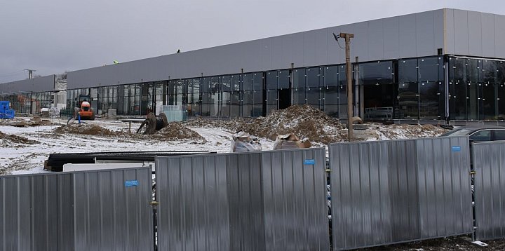 Nowe centrum handlowe rośnie w szybkim tempie-229123