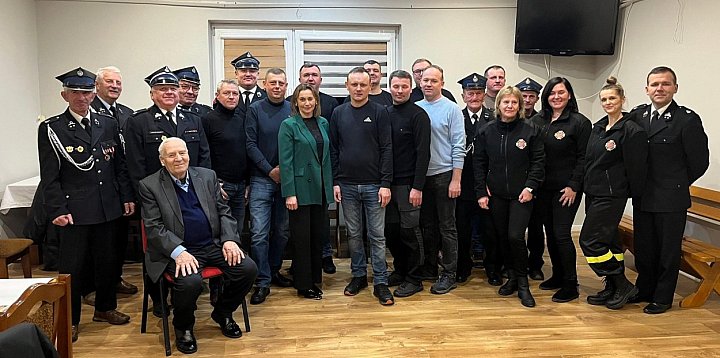 Zmiana pokoleniowa w OSP Kleczanów-229321