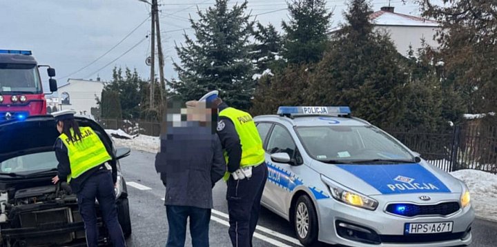 Wypadek na drodze krajowej nr 79. Jedna osoba w...-229597