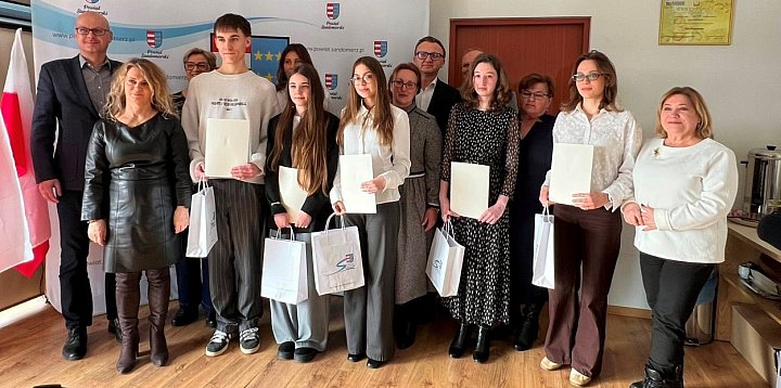 Prymusi ze stypendium premiera
