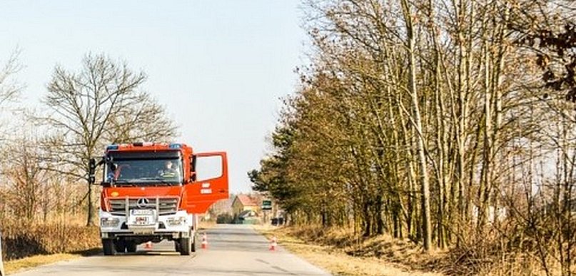 Pożar na cmentarzu w Koprzywnicy. Zapaliła się dekoracja na jednym z grobowców
