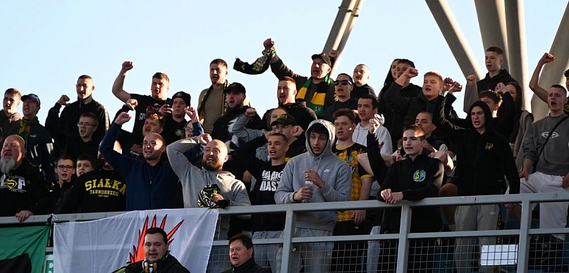 Kibice na meczu Siarka Tarnobrzeg – Pogoń Sokół Lubaczów. Znajdź się na zdjęciach!