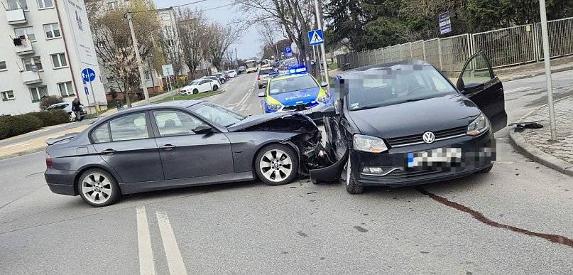 Wypadek w centrum Sandomierza. 24-latek przewieziony do szpitala