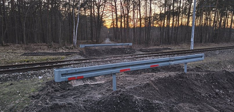 Przejazd kolejowy obok DK9 w Jadachach zniknął