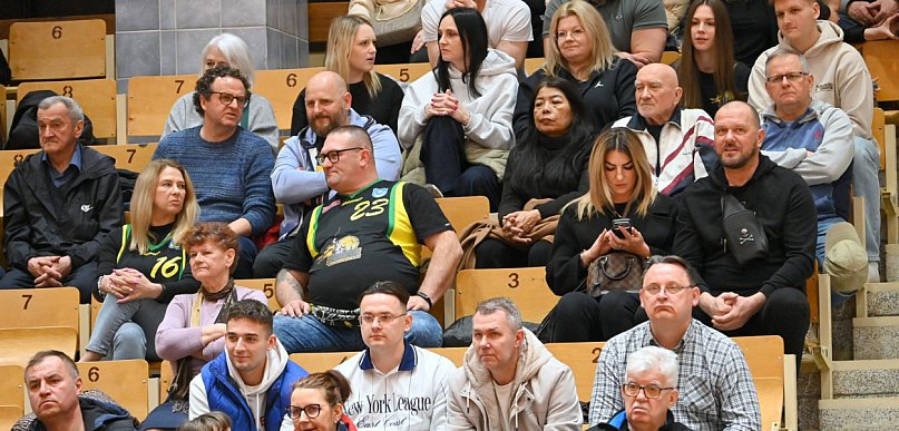 Tarnobrzeskich koszykarzy tradycyjnie dopingowała rzesza kibiców