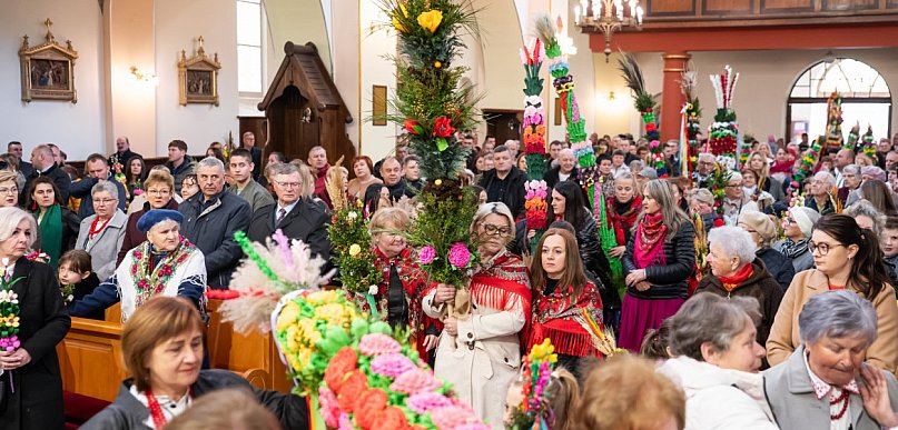Niedziela Palmowa w Grębowie. Zaprezentowano efektowne palmy [ZDJĘCIA]