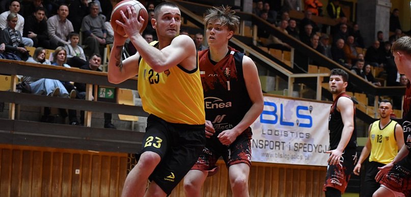 Koszykarze Siarki Tarnobrzeg rozpoczęli batalię o 2. ligę [ZDJĘCIA]