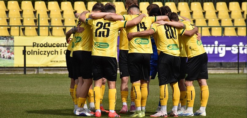 Siarka Tarnobrzeg dała sobie wyrwać zwycięstwo z rąk [TABELA]