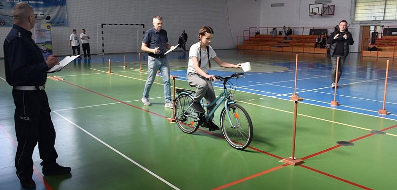 Tarnobrzeg. Uczniowie rywalizowali w turnieju bezpieczeństwa drogowego