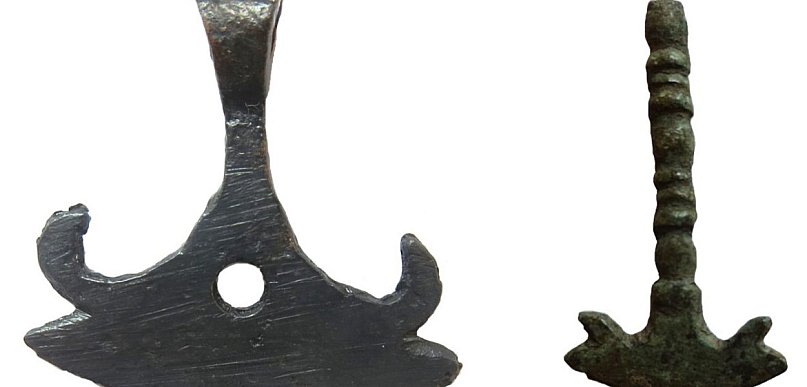 Zagadkowe toporki z Sandomierza i Wojciechowic