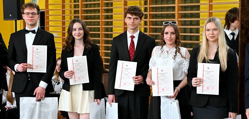 Tarnobrzeski "Rolnik" pożegnał uczniów klas maturalnych [ZDJĘCIA]