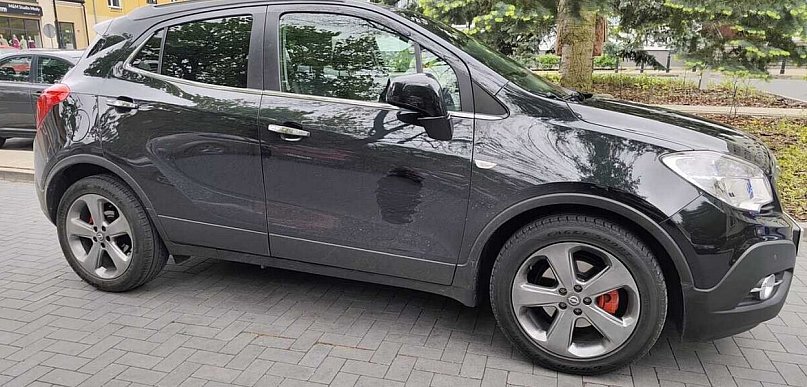 57-latek spowodował kolizję na parkingu. Miał ponad dwa promile i zakaz kierowania